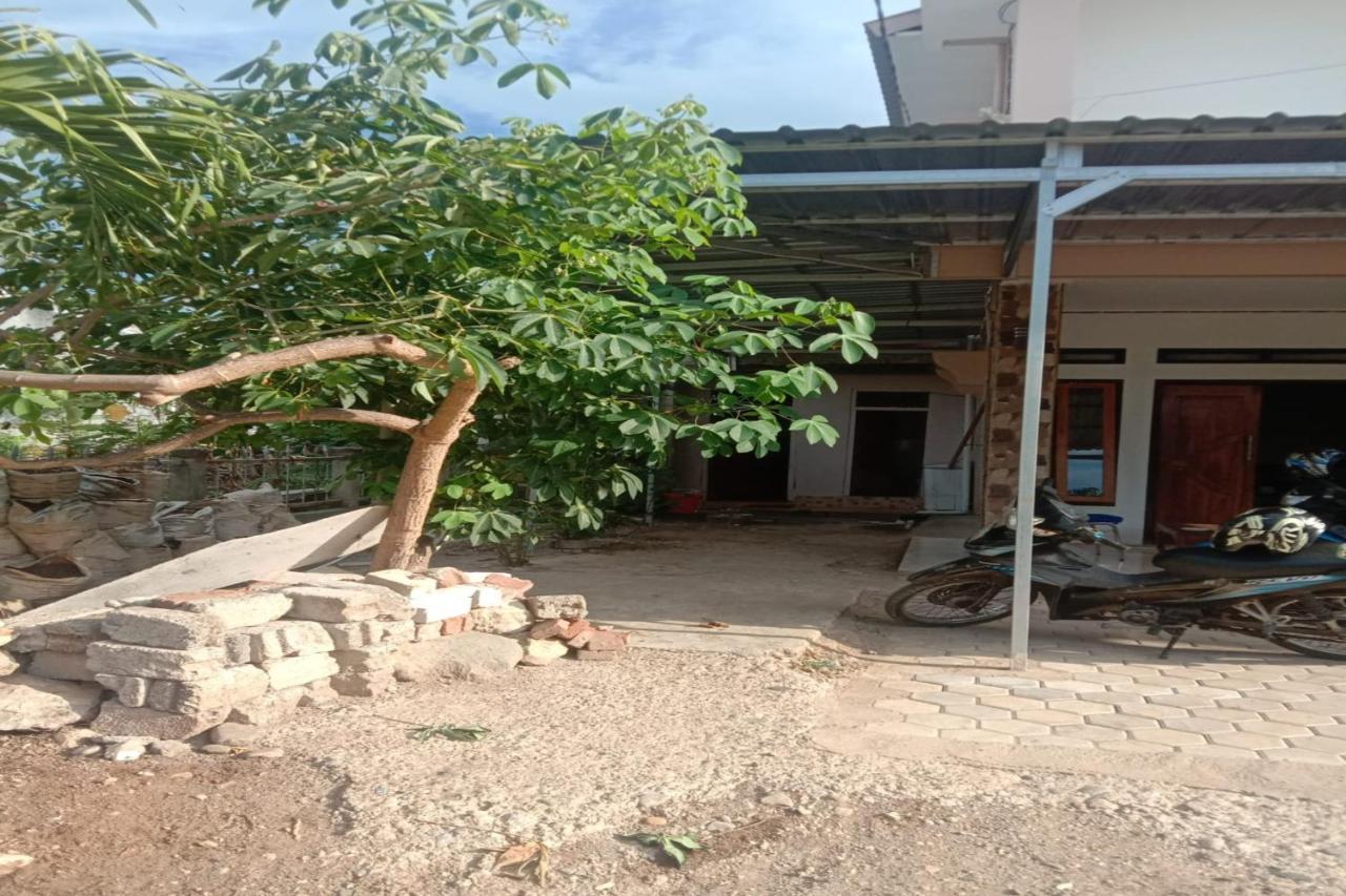 Express O 91722 Home Stay Dan Sewa Mobil Jhon'S Family Labuan Bajo Luaran gambar